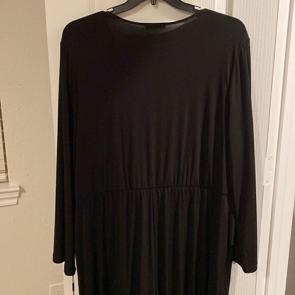 Calvin Klein Plus Size V-Neck Long Sleeve Jumpsuit - Picture 8 of 13